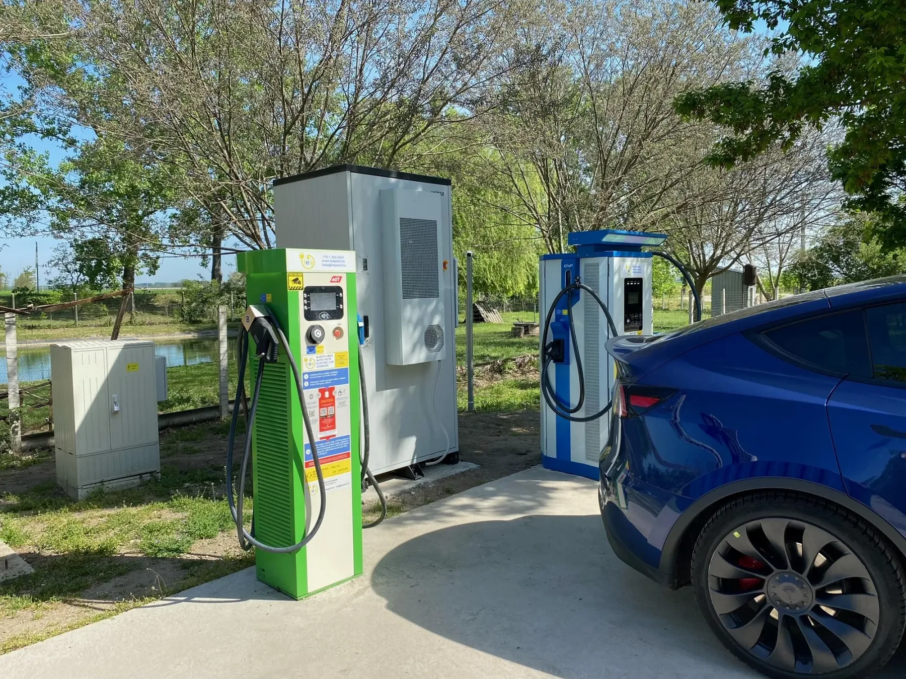 KSTAR energiatároló és elektromosautó-töltők
